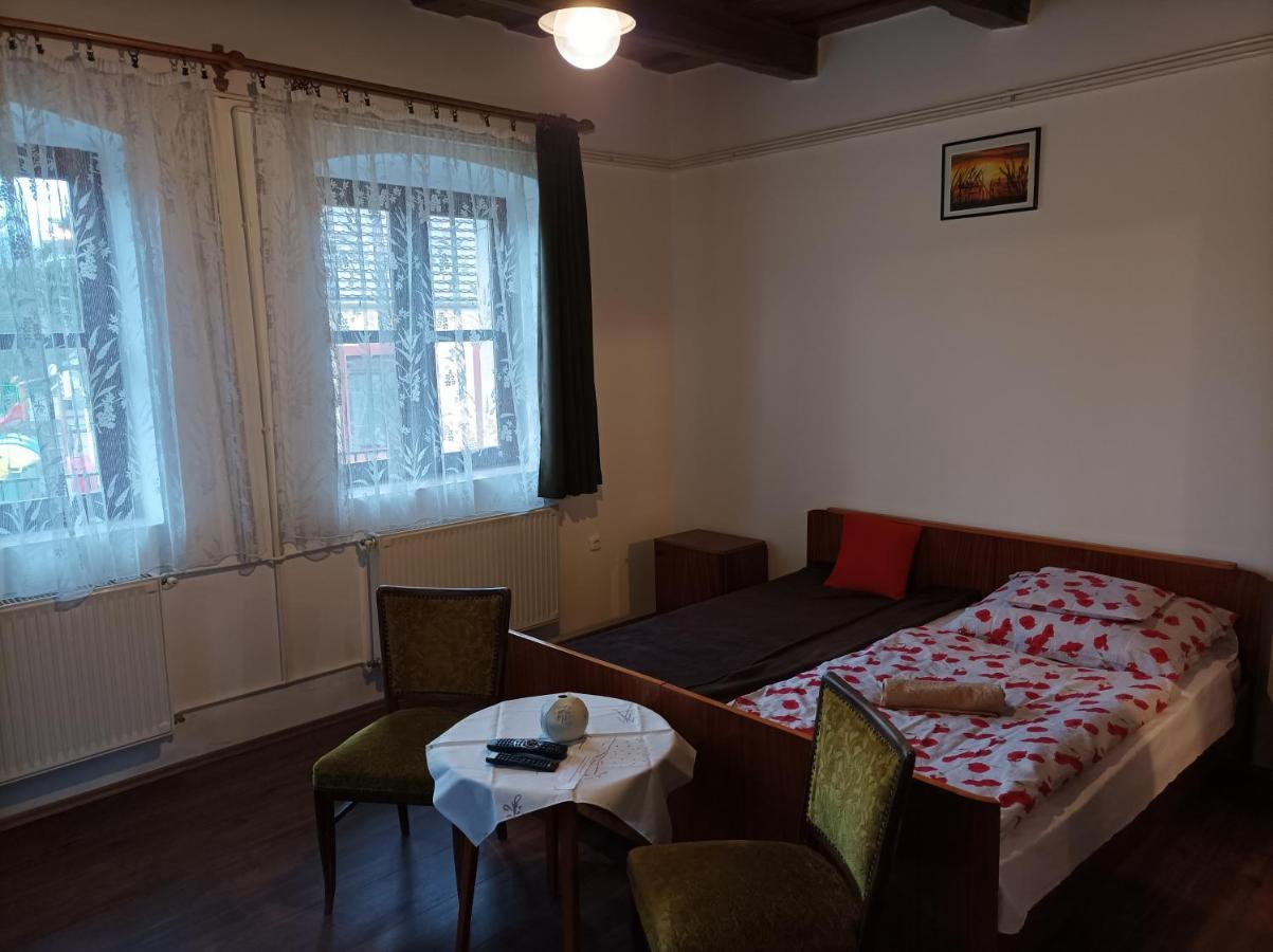 Kemences Vendeghaz Hotel Mikohaza Luaran gambar